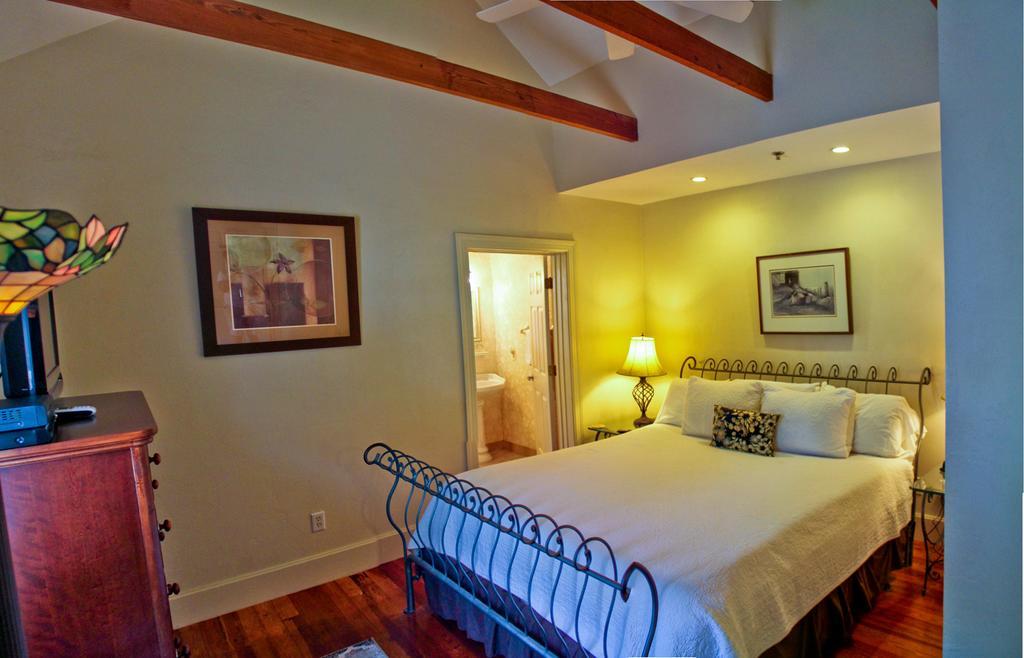 Night Swan Intracoastal Bed & Breakfast New Smyrna Beach Εξωτερικό φωτογραφία