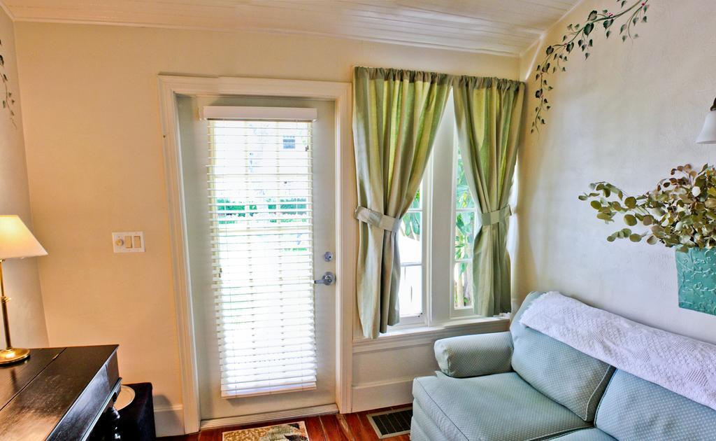 Night Swan Intracoastal Bed & Breakfast New Smyrna Beach Εξωτερικό φωτογραφία