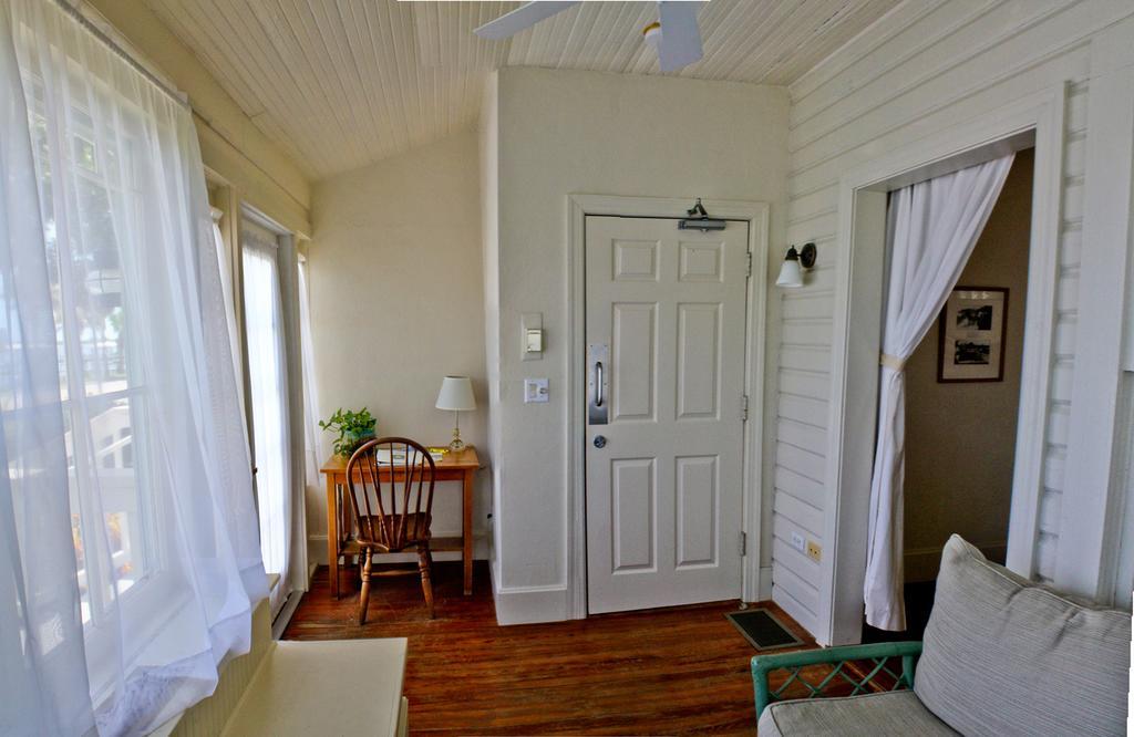 Night Swan Intracoastal Bed & Breakfast New Smyrna Beach Εξωτερικό φωτογραφία