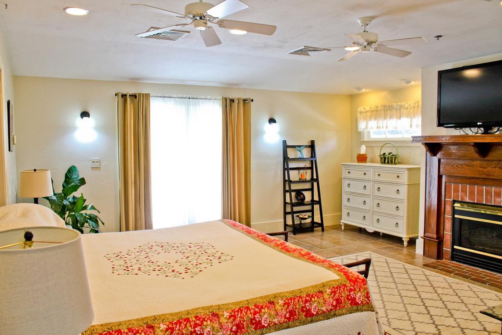 Night Swan Intracoastal Bed & Breakfast New Smyrna Beach Εξωτερικό φωτογραφία